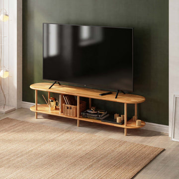Rift TV Ünitesi, %100 masif kayın, doğal ahşap dokusu, ev ortamında kullanım görünümü