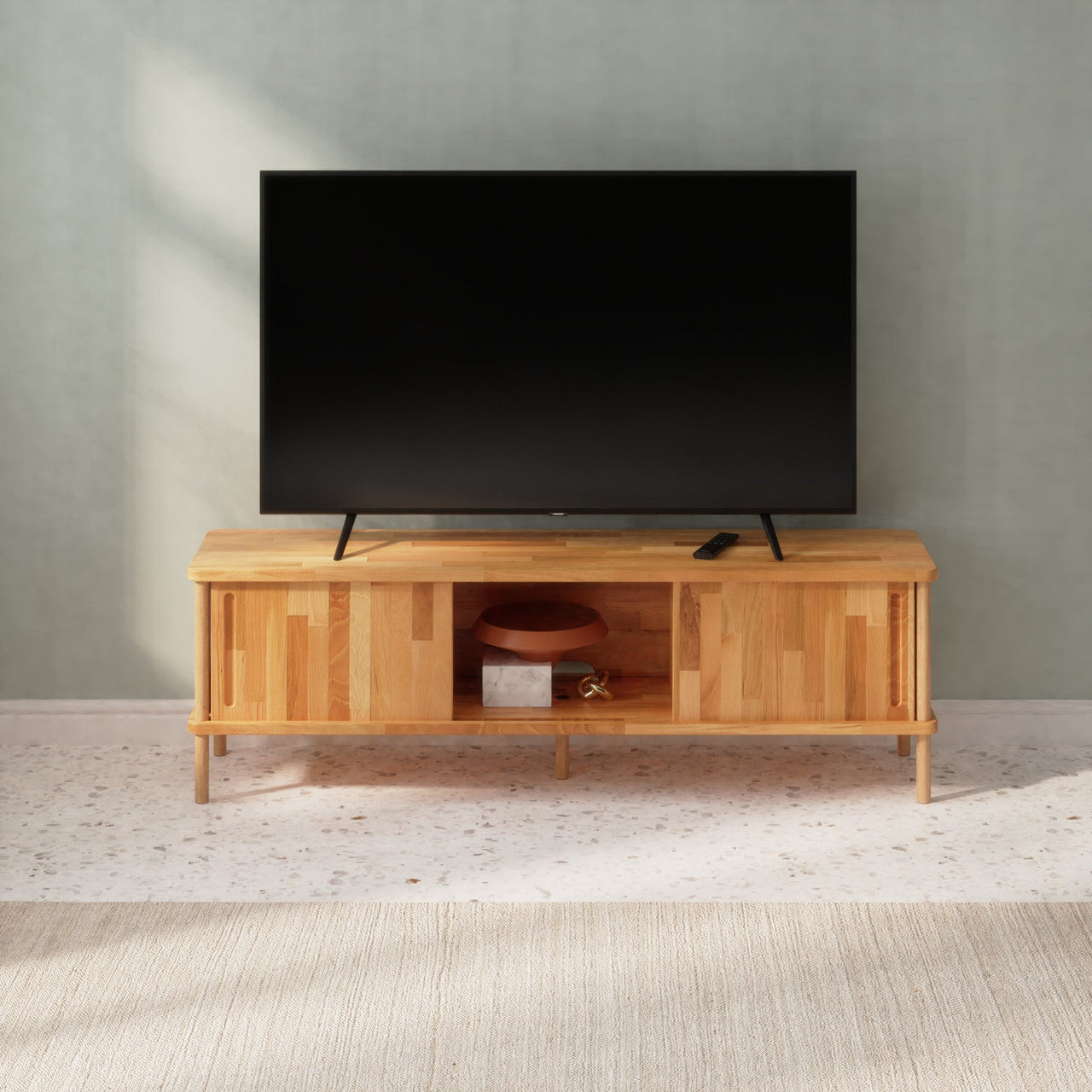 TV Üniteleri koleksiyonundan masif kayın bir parça