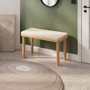 Dorrin Bench 80 x 38 cm, ekru keten döşeme, masif kayın gövde, ev ortamında kullanım görünümü