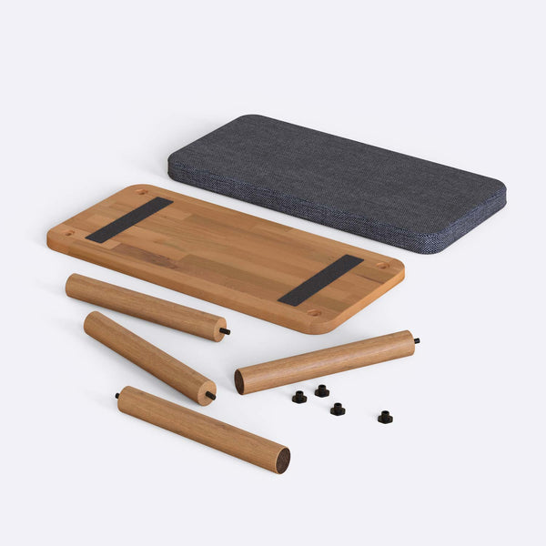 Dorrin Bench 80 x 38 cm, kül keten döşeme, masif kayın gövde, beyaz zeminde önden stüdyo çekimi
