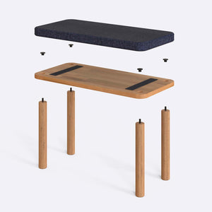 Dorrin Bench 80 x 38 cm parçalarına ayrılmış montaj görünümü, lacivert keten oturum ve masif kayın ayaklar