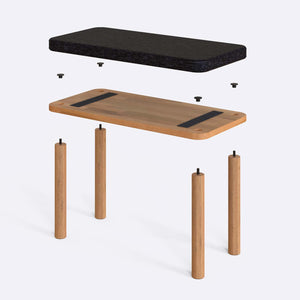 Dorrin Bench 80 x 38 cm parçalarına ayrılmış montaj görünümü, siyah keten oturum ve masif kayın ayaklar