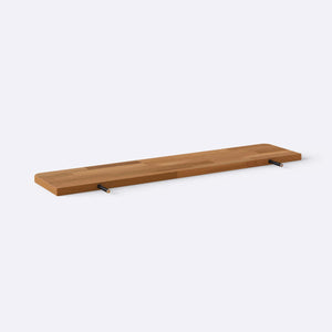 Sır Raf 100 x 22 cm, %100 masif kayın, beyaz zeminde önden stüdyo çekimi, doğal ahşap dokusu
