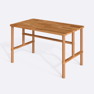 Reva Yemek Masası 130 x 78 cm, %100 masif kayın, beyaz zeminde üç çeyrek açıdan çekim