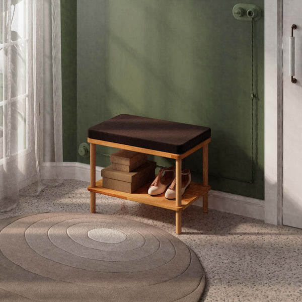 Waljan Bench 60 x 38 cm, kahve kadife döşeme, masif kayın gövde, ev ortamında kullanım görünümü