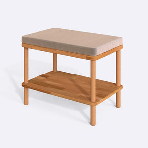 Waljan Bench 60 x 38 cm, kum kadife döşeme, masif kayın gövde, beyaz zeminde üç çeyrek açıdan çekim