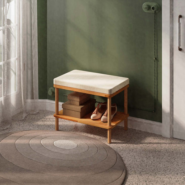 Waljan Bench 60 x 38 cm, ekru kadife döşeme, masif kayın gövde, ev ortamında kullanım görünümü