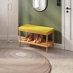 Waljan Bench 80 x 38 cm, sarı keten döşeme, masif kayın gövde, döşenmiş oda ortamında kullanım görünümü