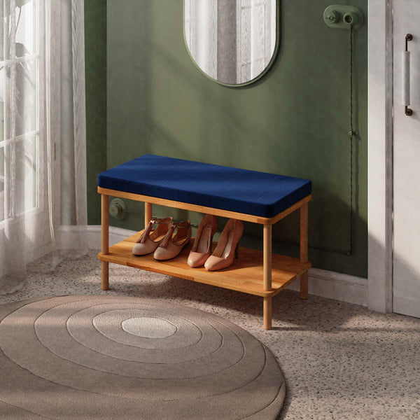 Waljan Bench 80 x 38 cm, lacivert kadife döşeme, masif kayın gövde, döşenmiş oda ortamında kullanım görünümü