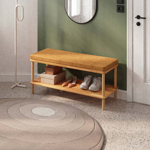 Waljan Bench 100 x 38, badem keten döşeme, masif kayın gövde, döşenmiş oda ortamında kullanım görünümü