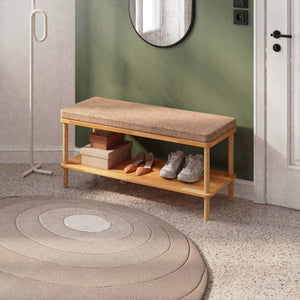 Waljan Bench 100 x 38, kahve keten döşeme, masif kayın gövde, döşenmiş oda ortamında kullanım görünümü