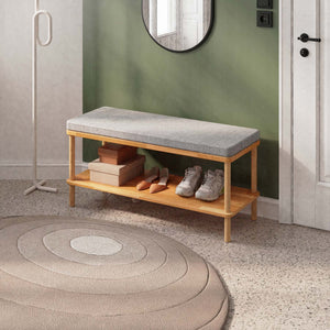 Waljan Bench 100 x 38, gri keten döşeme, masif kayın gövde, döşenmiş oda ortamında kullanım görünümü