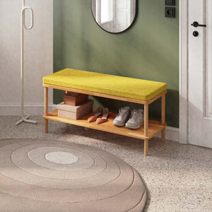 Waljan Bench 100 x 38, sarı keten döşeme, masif kayın gövde, döşenmiş oda ortamında kullanım görünümü