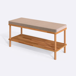 Waljan Bench 100 x 38, kum kadife döşeme, masif kayın gövde, beyaz zeminde üç çeyrek açıdan stüdyo çekimi