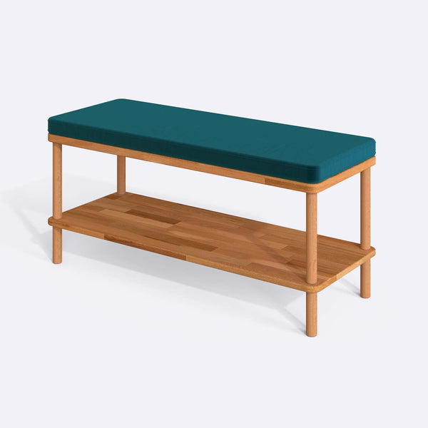 Waljan Bench 100 x 38, petrol kadife döşeme, masif kayın gövde, beyaz zeminde üç çeyrek açıdan stüdyo çekimi