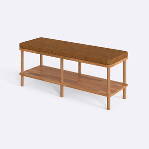 Waljan Bench 120 x 38, badem keten döşemeli oturum ve masif kayın gövde, beyaz zeminde üç çeyrek açıdan stüdyo çekimi