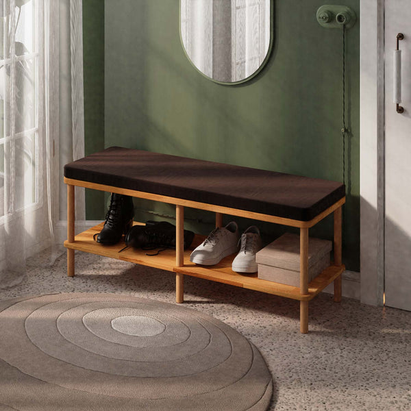 Waljan Bench 120 x 38, kahve kadife döşemeli oturum ve masif kayın gövde, döşenmiş oda ortamında kullanım görünümü