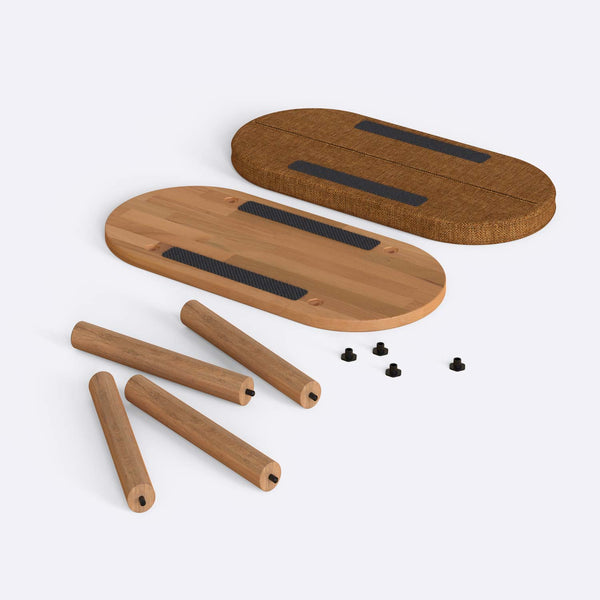 Shiv Bench 80 x 38 cm, badem keten döşeme, masif kayın gövde, düz beyaz zeminde önden stüdyo çekimi