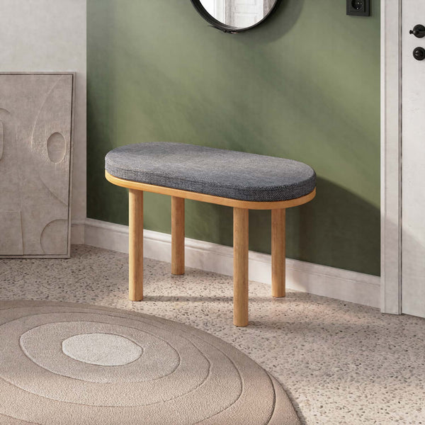 Shiv Bench 80 x 38 cm, kül keten döşeme, masif kayın gövde, döşenmiş oda ortamında kullanım görünümü