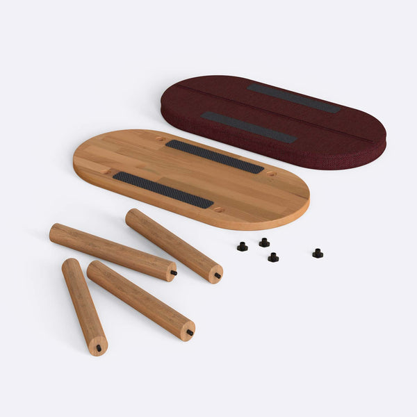 Shiv Bench 80 x 38 cm, bordo keten döşeme, masif kayın gövde, düz beyaz zeminde önden stüdyo çekimi