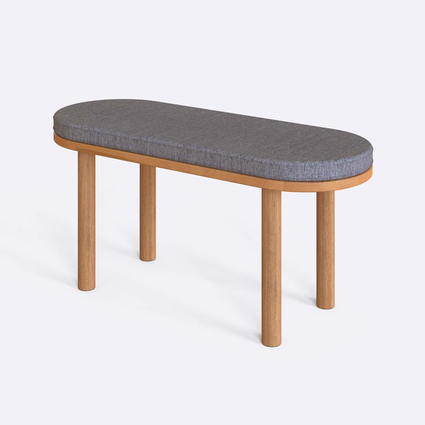 Shiv Bench 100 x 38 cm, gri keten döşeme, masif kayın gövde, beyaz zeminde üç çeyrek açıdan çekim