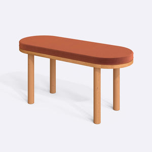Shiv Bench 100 x 38 cm, somon kadife döşeme, masif kayın gövde, beyaz zeminde üç çeyrek açıdan çekim