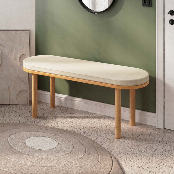 Shiv Bench 120 x 38, ekru keten döşeme, masif kayın gövde, döşenmiş oda ortamında kullanım görünümü