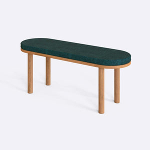Shiv Bench 120 x 38, petrol keten döşeme, masif kayın gövde, beyaz zeminde üç çeyrek açıdan stüdyo çekimi