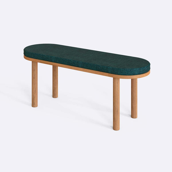 Shiv Bench 120 x 38, petrol keten döşeme, masif kayın gövde, beyaz zeminde üç çeyrek açıdan stüdyo çekimi