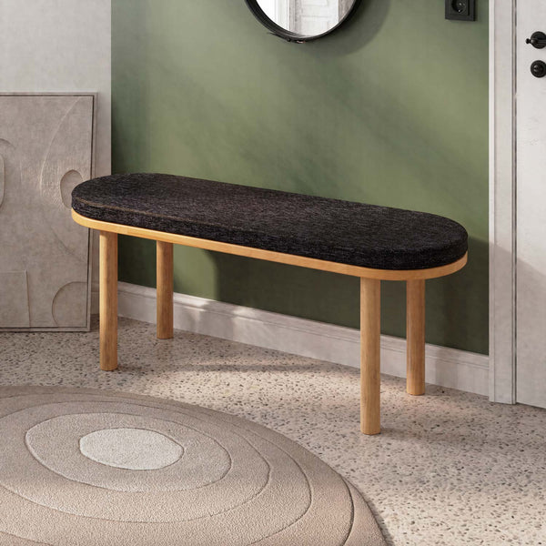 Shiv Bench 120 x 38, siyah keten döşeme, masif kayın gövde, döşenmiş oda ortamında kullanım görünümü