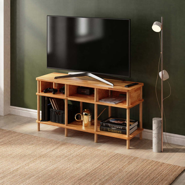Lunt TV Ünitesi 120 x 38 cm, %100 masif kayın, doğal ahşap dokusu, ev ortamında kullanım görünümü