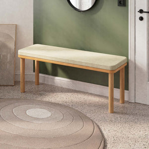 Dorrin Bench 120 x 38, kum keten döşeme, masif kayın gövde, döşenmiş oda ortamında kullanım görünümü