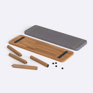 Dorrin Bench 120 x 38, gri keten döşeme, masif kayın gövde, düz beyaz zeminde önden stüdyo çekimi