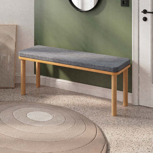 Dorrin Bench 120 x 38, kül keten döşeme, masif kayın gövde, döşenmiş oda ortamında kullanım görünümü