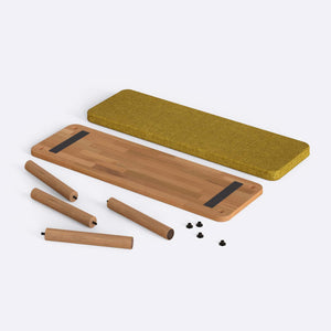 Dorrin Bench 120 x 38, sarı keten döşeme, masif kayın gövde, düz beyaz zeminde önden stüdyo çekimi