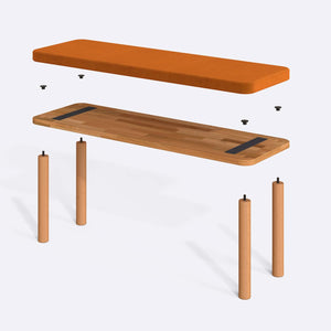 Dorrin Bench 120 x 38 parçalarına ayrılmış montaj görünümü, badem kadife oturum ve masif kayın ayaklar ile bağlantı vidaları