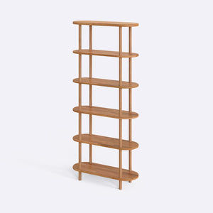 Kaer 6 Raflı Kitaplık 80 x 28 cm, %100 masif kayın, beyaz zeminde üç çeyrek açıdan stüdyo çekimi