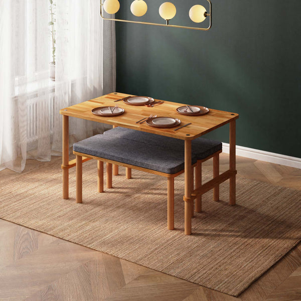 Reva Yemek Masası ve Bench Takımı, kül keten döşeme, masif kayın gövde, döşenmiş oda ortamında kullanım görünümü
