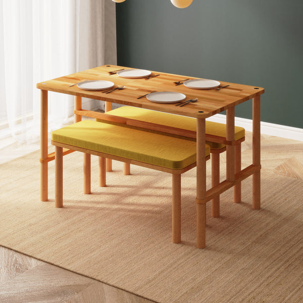 Reva Yemek Masası ve Bench Takımı – 130 x 78, Kadife Sarı döşeme, masif kayın gövde, ev ortamında kullanım görünümü