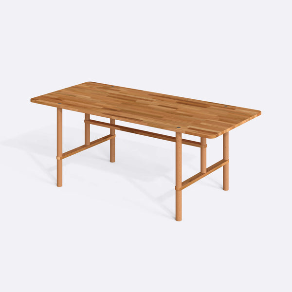 Lugh Yemek Masası 200 x 90 cm, %100 masif kayın, beyaz zeminde üç çeyrek açıdan çekim
