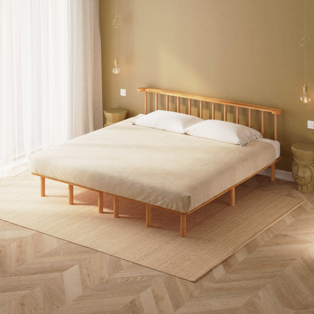 Lore Çift Kişilik Karyola 200 x 200 cm, %100 masif kayın, doğal ahşap dokusu, ev ortamında kullanım görünümü