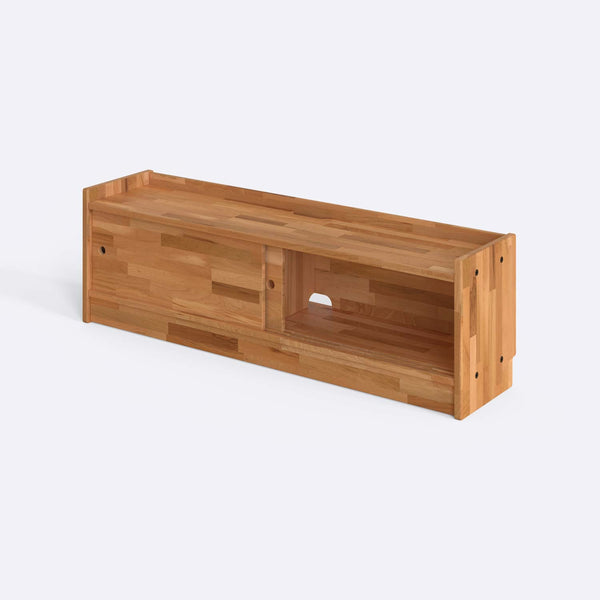 Yura TV Ünitesi 160 x 38 cm, %100 masif kayın, doğal ahşap dokusu, beyaz zeminde önden stüdyo çekimi