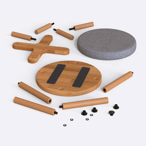 Lat Tabure, gri keten döşeme, masif kayın gövde, beyaz zeminde önden stüdyo çekimi