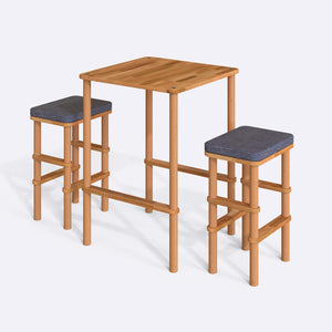 Gisa Bar Masası ve Tabure Takımı, kül keten döşeme, masif kayın gövde, beyaz zeminde üç çeyrek açıdan stüdyo çekimi
