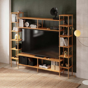 Ivy TV Ünitesi 244 x 38 cm, %100 masif kayın, doğal ahşap dokusu, döşenmiş oda ortamında kullanım görünümü