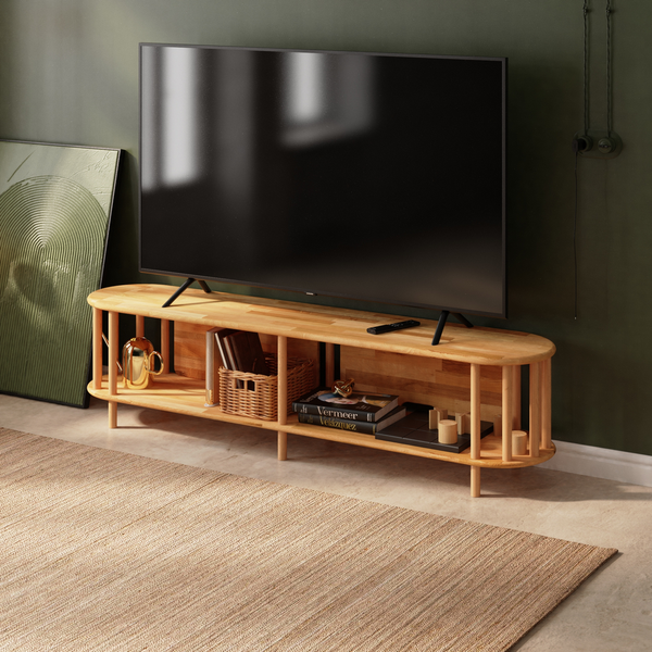 Leia TV Ünitesi 180 x 38 cm, %100 masif kayın, doğal ahşap dokusu, ev ortamında kullanım görünümü