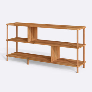 Netu 3 Raflı Kitaplık 160 x 38 cm, %100 masif kayın, doğal ahşap dokusu, beyaz zeminde üç çeyrek açıdan stüdyo çekimi