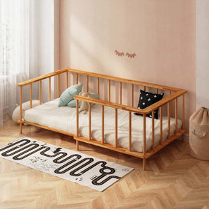 Lore Çocuk Karyolası 200 x 100 cm, %100 masif kayın, doğal ahşap dokusu, ev ortamında kullanım görünümü