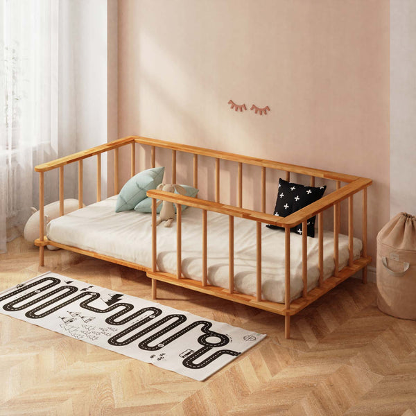Lore Çocuk Karyolası 200 x 100 cm, %100 masif kayın, doğal ahşap dokusu, ev ortamında kullanım görünümü