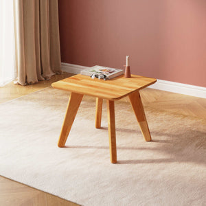 Han Kare Sehpa 58 x 58 cm, %100 masif kayın, doğal ahşap dokusu, ev ortamında kullanım görünümü